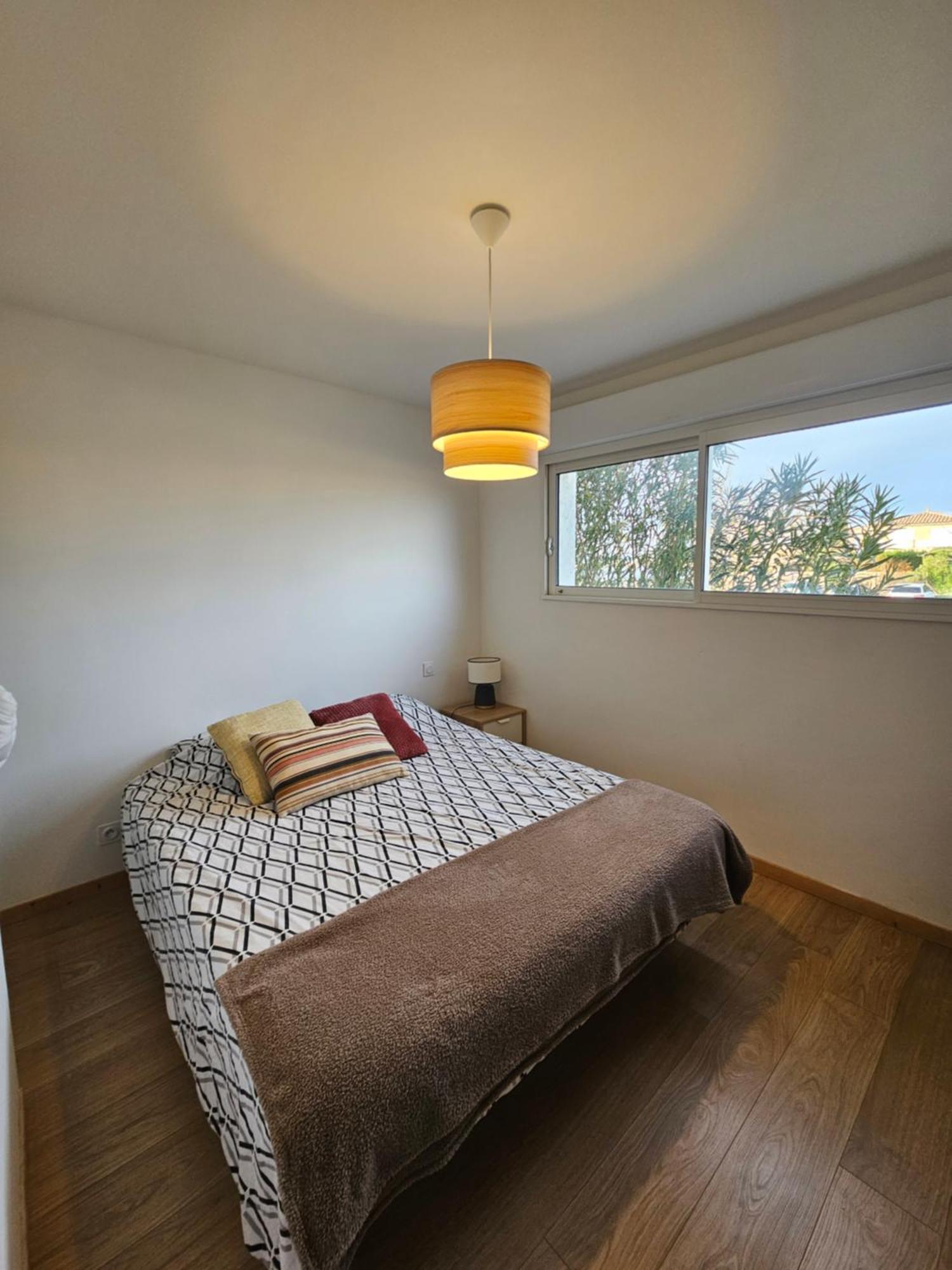 Appartement Neuf 6 Couchages 50 Metres De La Plage Грюїссан Екстер'єр фото